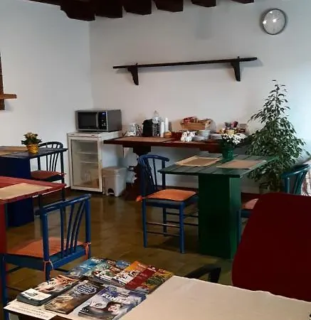 Nocleg ze śniadaniem Corte Le Vigne *
